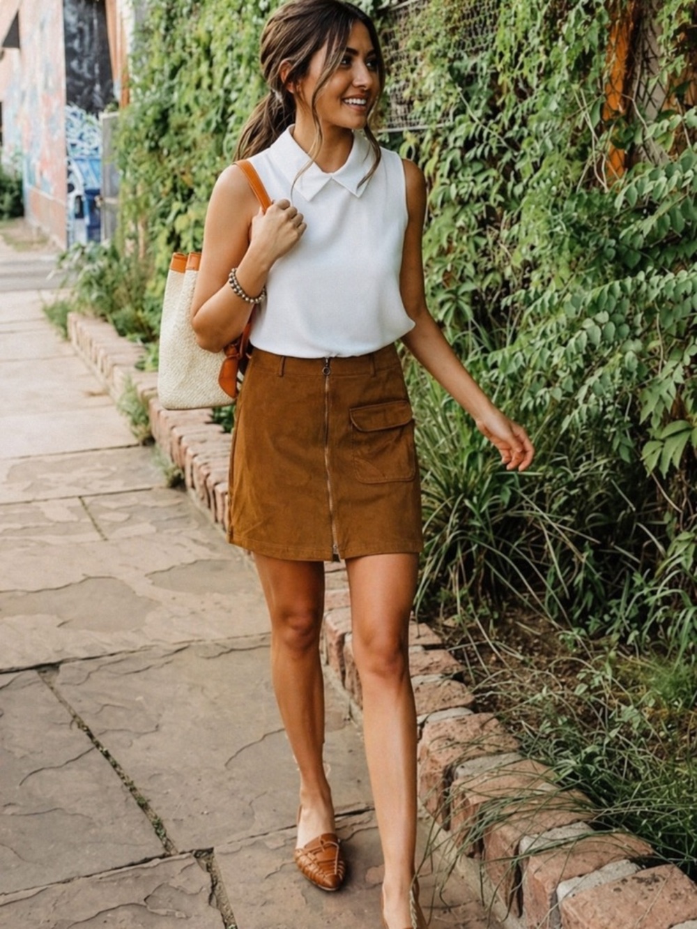 Forever 21 Suede Zip-Front Mini Skirt— Size L - Picture 3 of 8